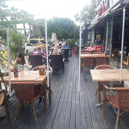 克列奥帕特拉海滩伊尔迪兹酒店 2* 阿拉尼亚
